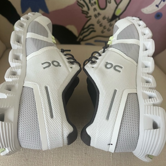 On Cloud 5 Push Running Sneakers NEW Size 6.5/EU 37.5 White/Grey/Green NEW - Picture 6 of 10